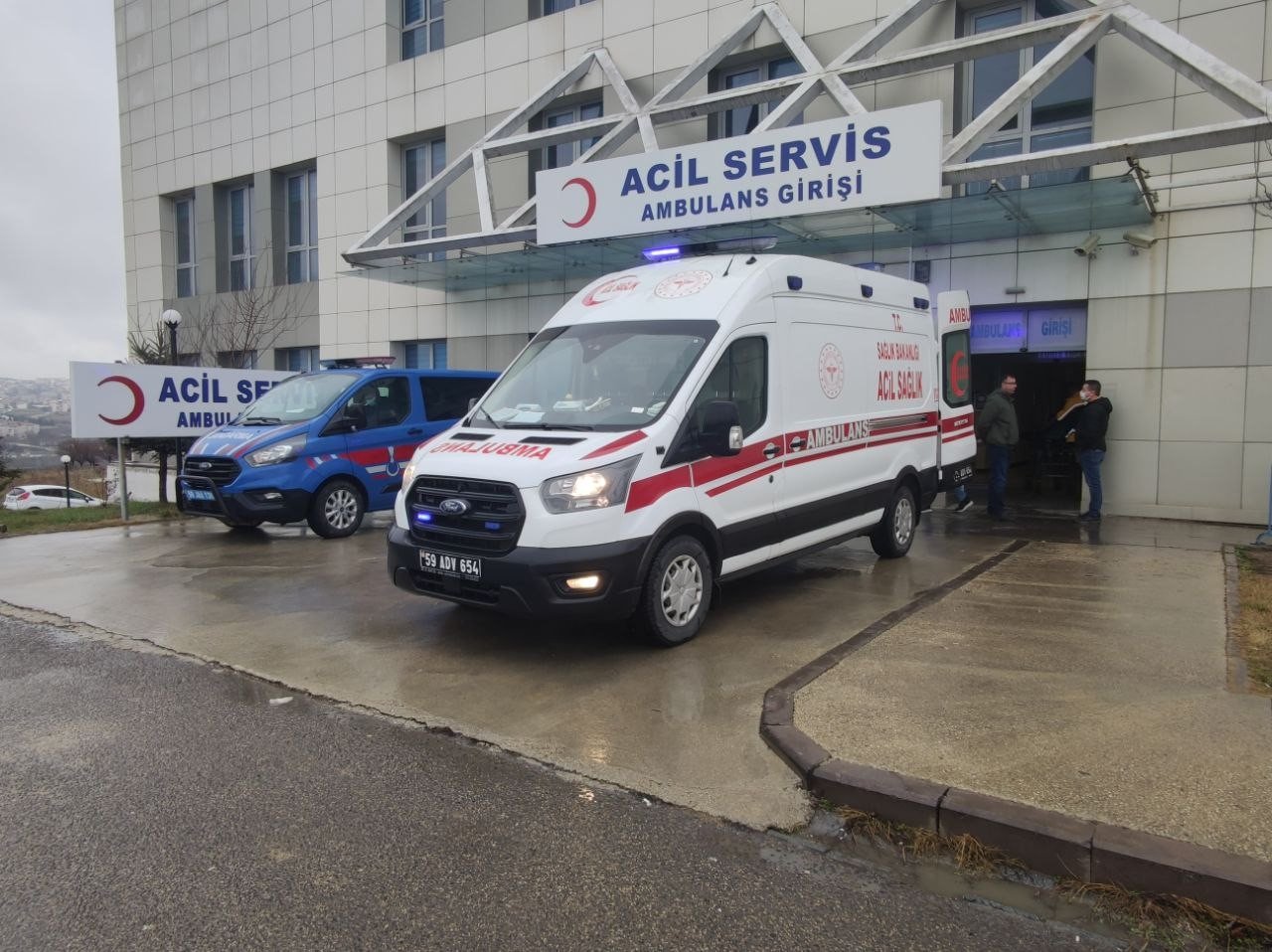 Tekirdağ’da otomobil ile kamyonet çarpıştı: 2 yaralı