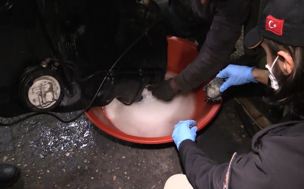 Benzin deposunda uluslararası uyuşturucu sevkiyatı polise takıldı