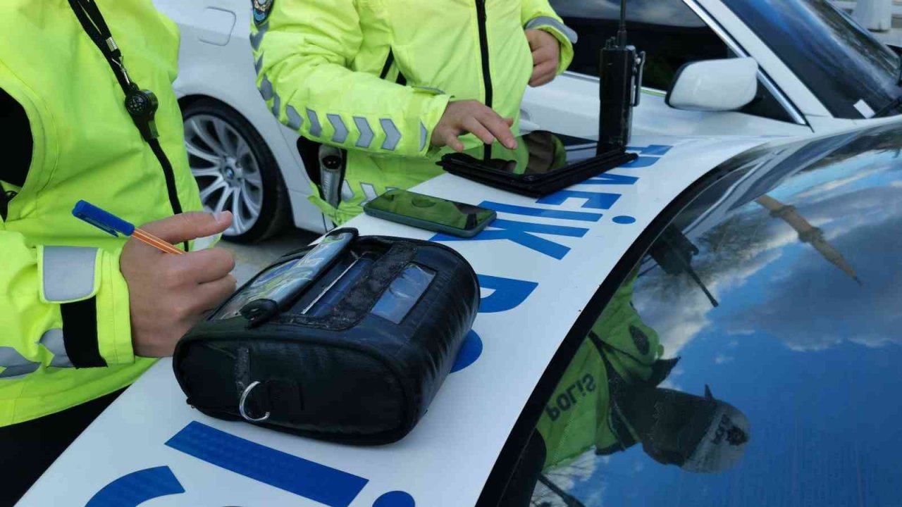 Aksaray’da hatalı parklara geçit yok: 43 araca 18 bin 748 TL ceza