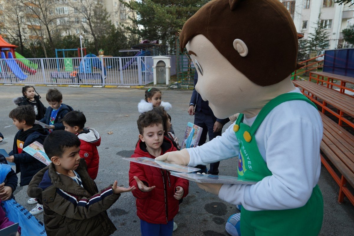 Melikgazi’de sıfır atık eğitimleri ile çocuklara geri dönüşüm bilinci aşılanıyor