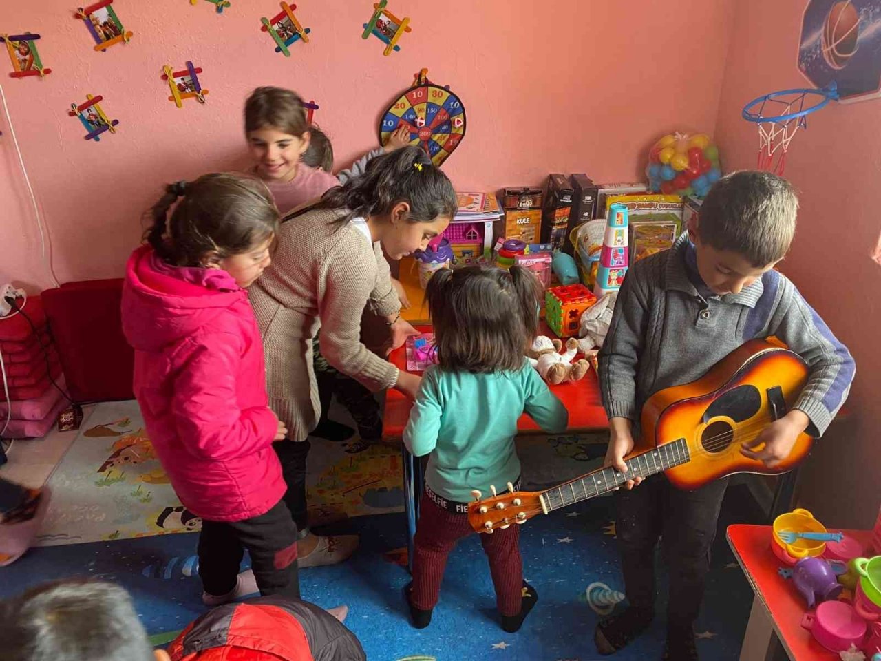 Kuşadası’ndan Güroymak’a gönül köprüsü