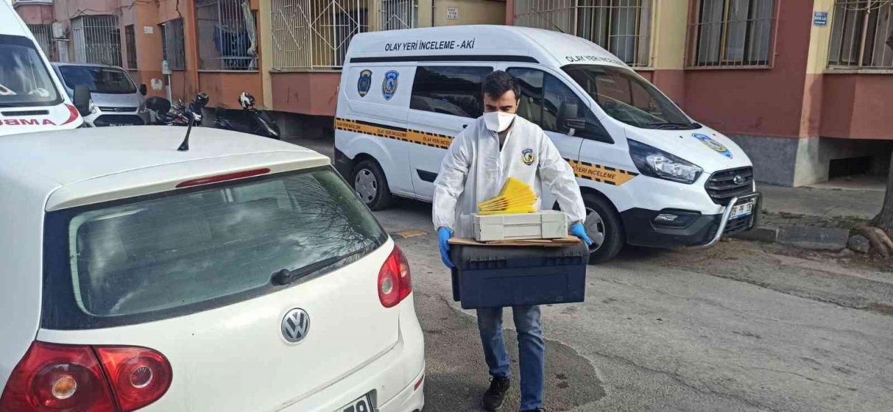 Yaşlı adam banyoda ölü olarak bulundu