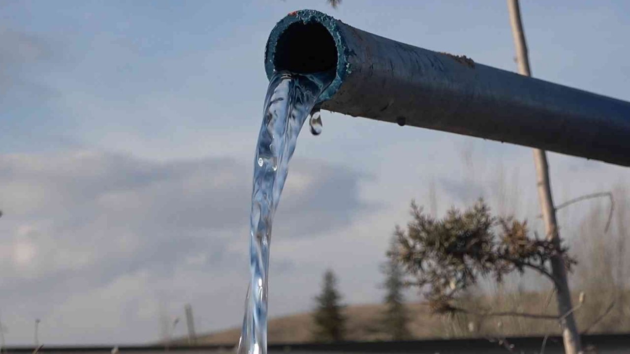 Tedirgin eden kuraklık: Vatandaşlar su kaynakları aramaya başladı
