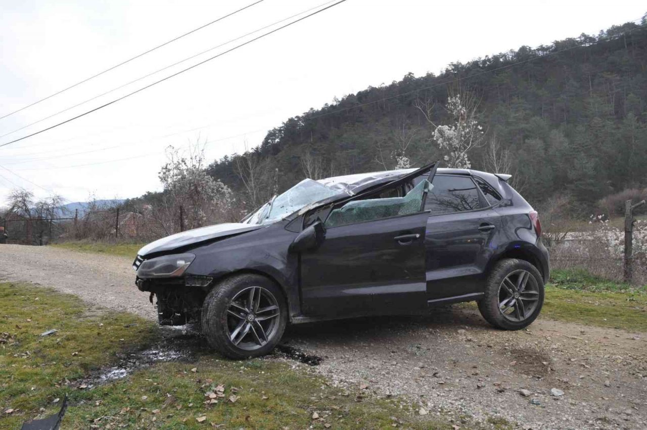 Yoldan çıkan otomobil devrildi: 1 yaralı