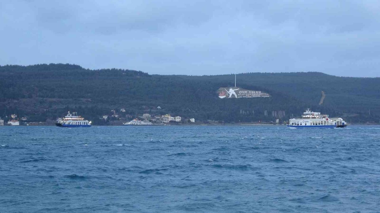 Lodos fırtınası nedeniyle Bozcaada ve Gökçeada’ya tüm feribot seferleri iptal edildi