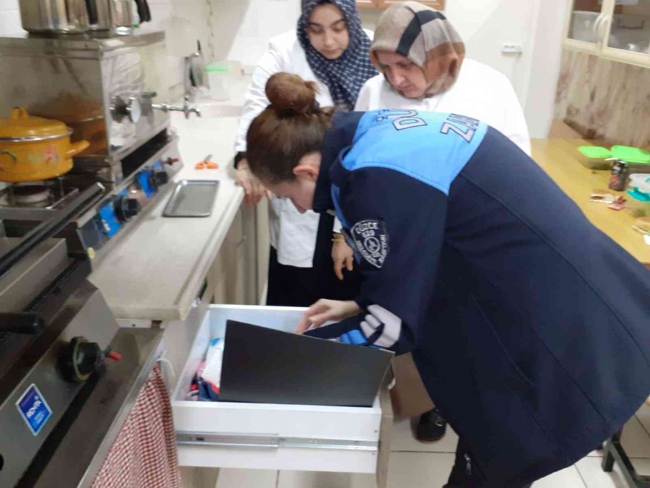 Zabıta ekipleri belge ve ürün denetimi yapıldı