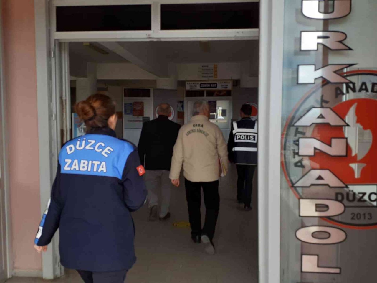 Zabıta ekipleri belge ve ürün denetimi yapıldı