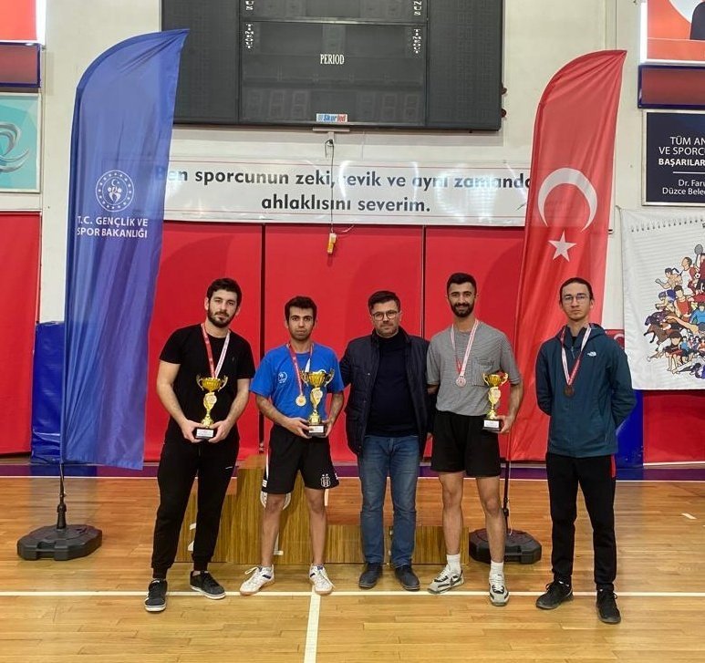 Masa tenisinde şampiyonlar belirlendi