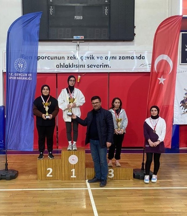 Masa tenisinde şampiyonlar belirlendi