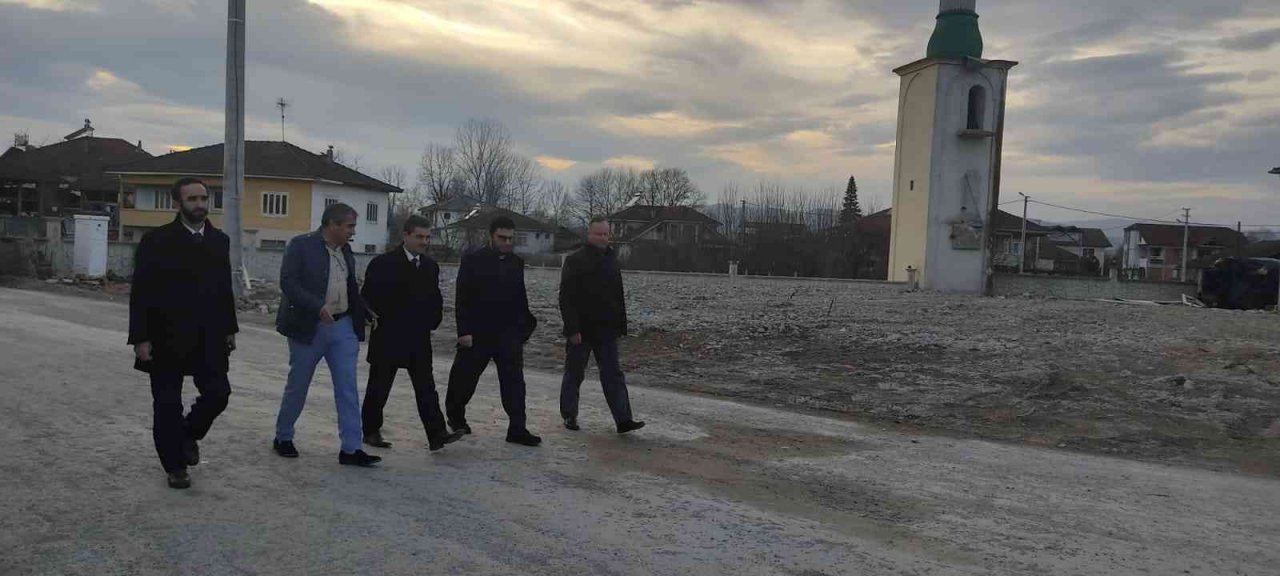 Yıkılan ve hasar alan camiler incelendi