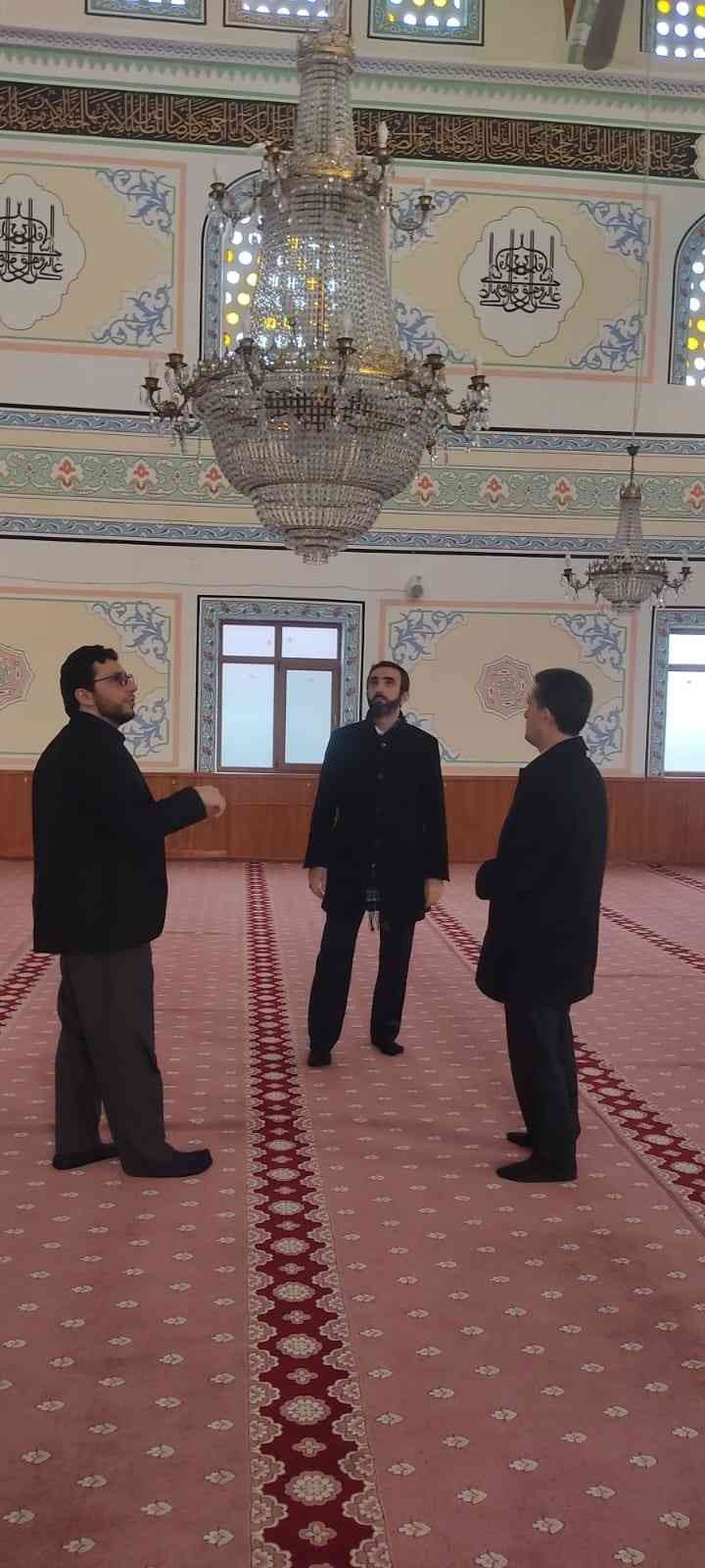 Yıkılan ve hasar alan camiler incelendi