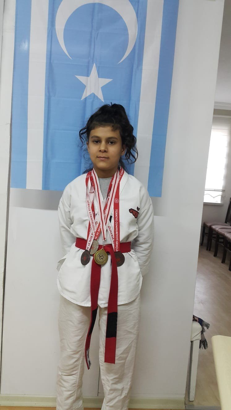 Eskişehir’de yaşayan Iraklı Türk kızın taekwondo başarısı