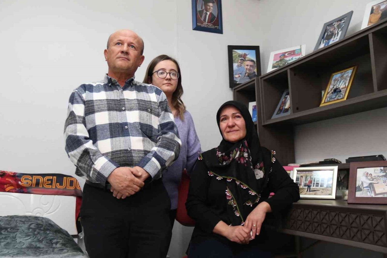 Uçak bakım teknisyeni evlatlarının kaybeden aile adalet istiyor