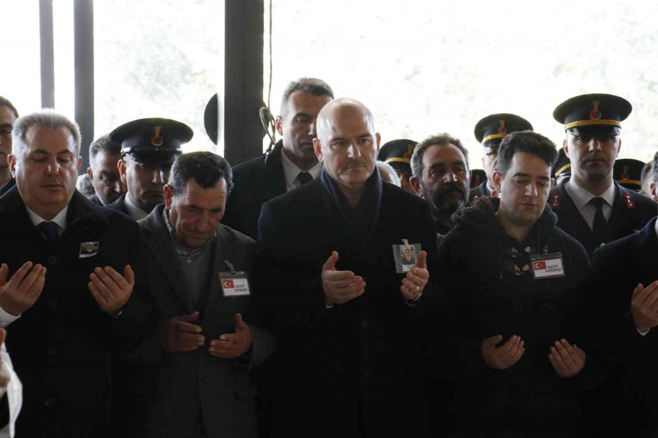 Otobüs kazasında şehit olan Eren Öztürk, Adana’da son yolculuğuna uğurlandı