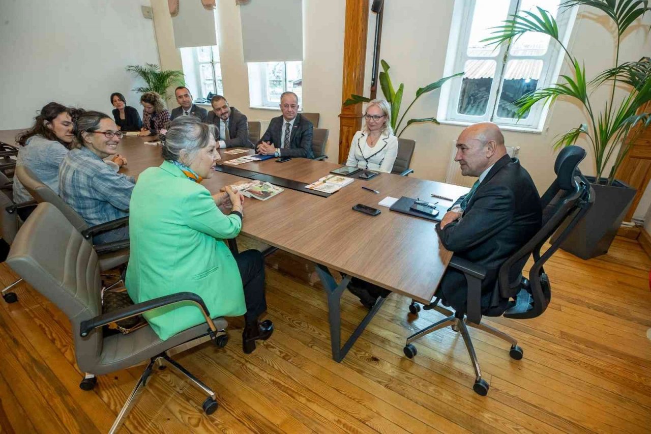 Başkan Soyer, zehirsiz kent İzmir için imza attı