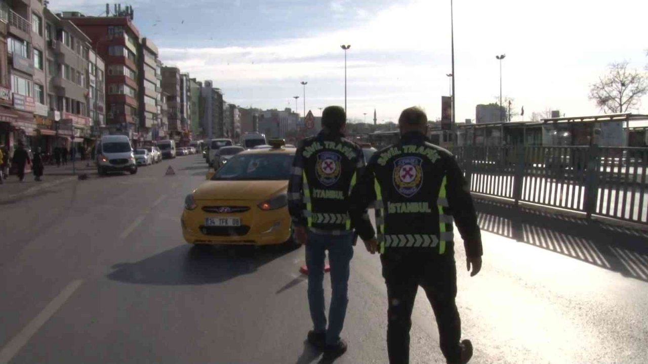 Kadıköy’de ceza yiyen taksiciden polise çirkin tepki: “Yaz cezayı belki sana yıldız takarlar”