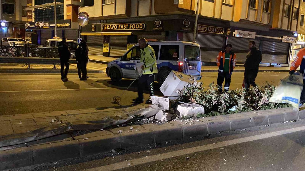 Doğan Araslı Bulvarında feci kaza: 1 ölü, 2 yaralı