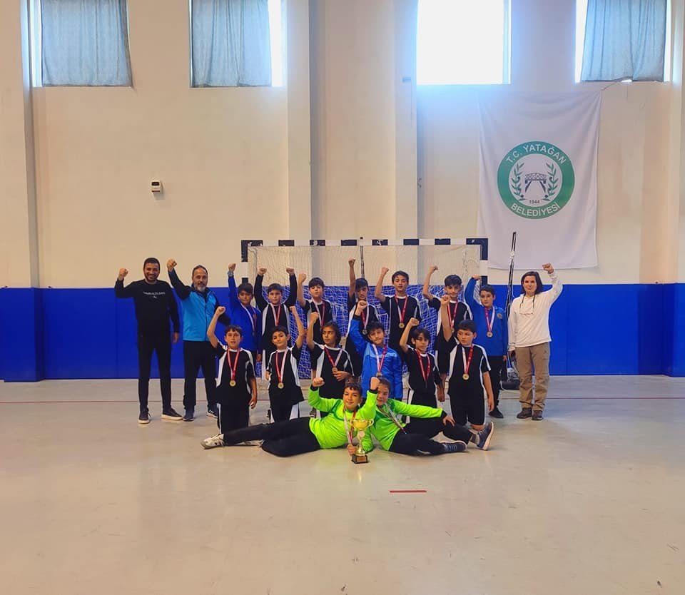 Köyceğiz Yunus Emre Ortaokulu hentbolda il şampiyonu oldu