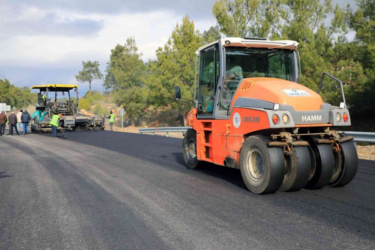 Kavaklıdere’de yol çalışmaları tamamlanıyor