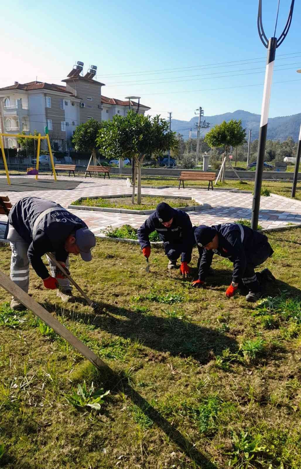 Ortaca’da yeşil alan bakımları devam ediyor