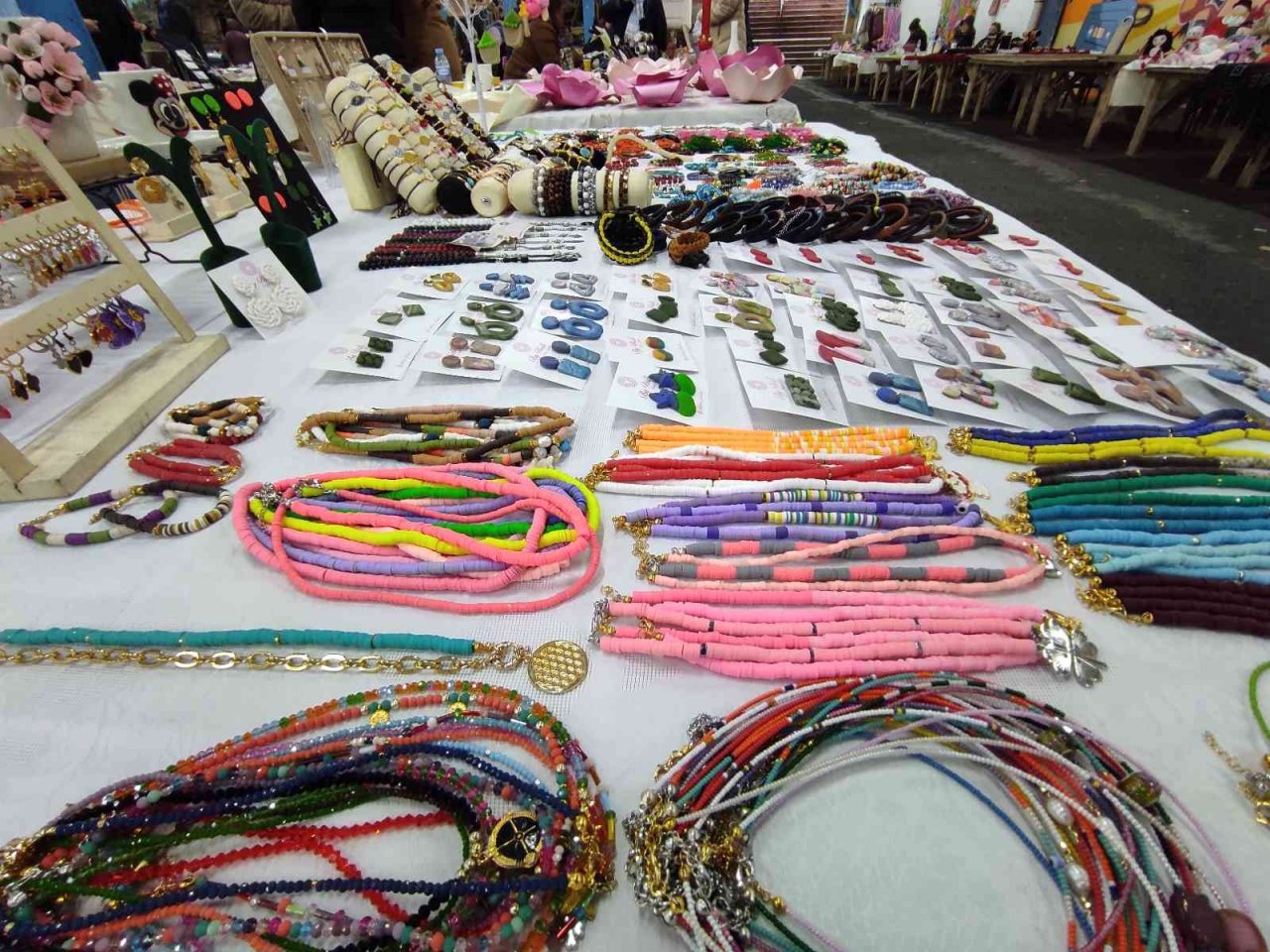 Kadınlar el emeğini kazanca dönüştürüyor