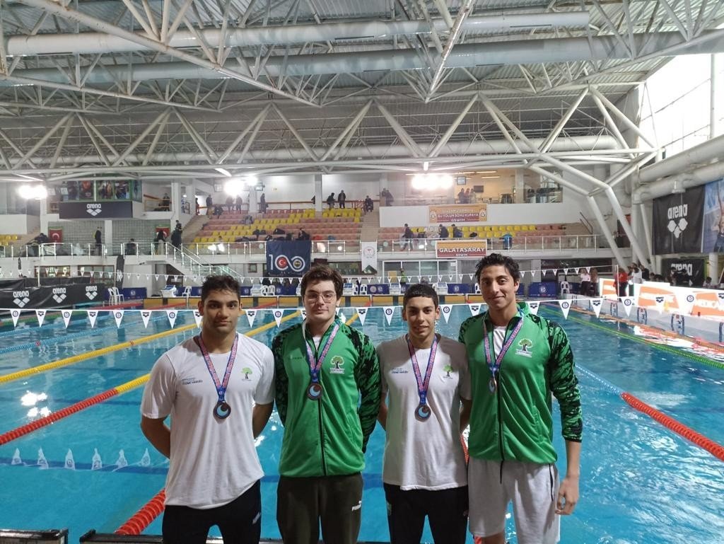 Yüzme branşında Gaziantep’e ilk kez kupa sevinci yaşattılar