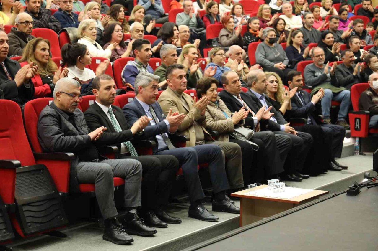 Neşet Ertaş Türküleriyle anıldı