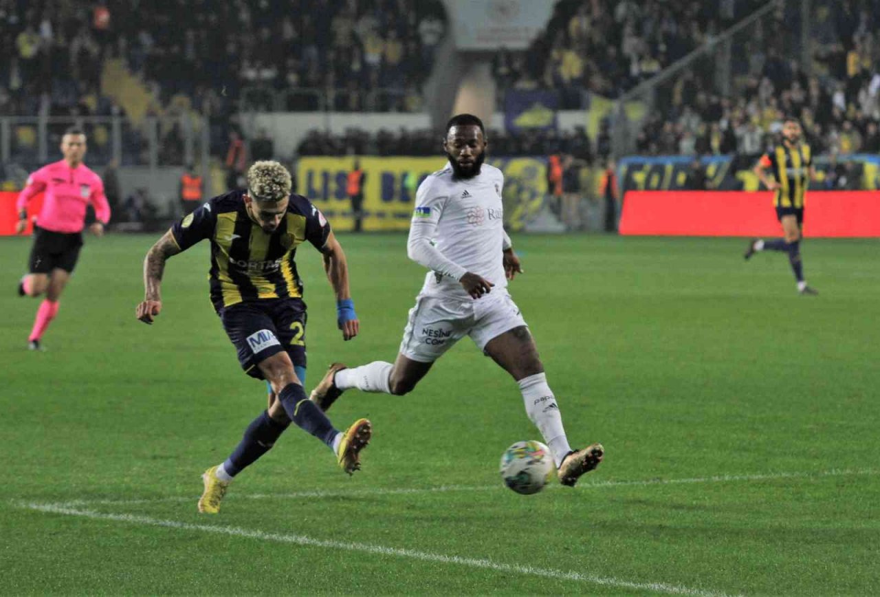 Ziraat Türkiye Kupası: MKE Ankaragücü: 1 - Beşiktaş: 0 (İlk yarı)