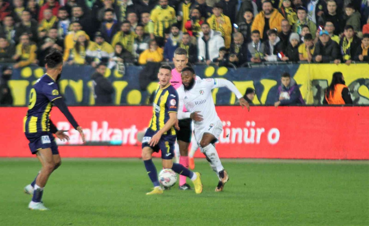 Ziraat Türkiye Kupası: MKE Ankaragücü: 1 - Beşiktaş: 0 (İlk yarı)
