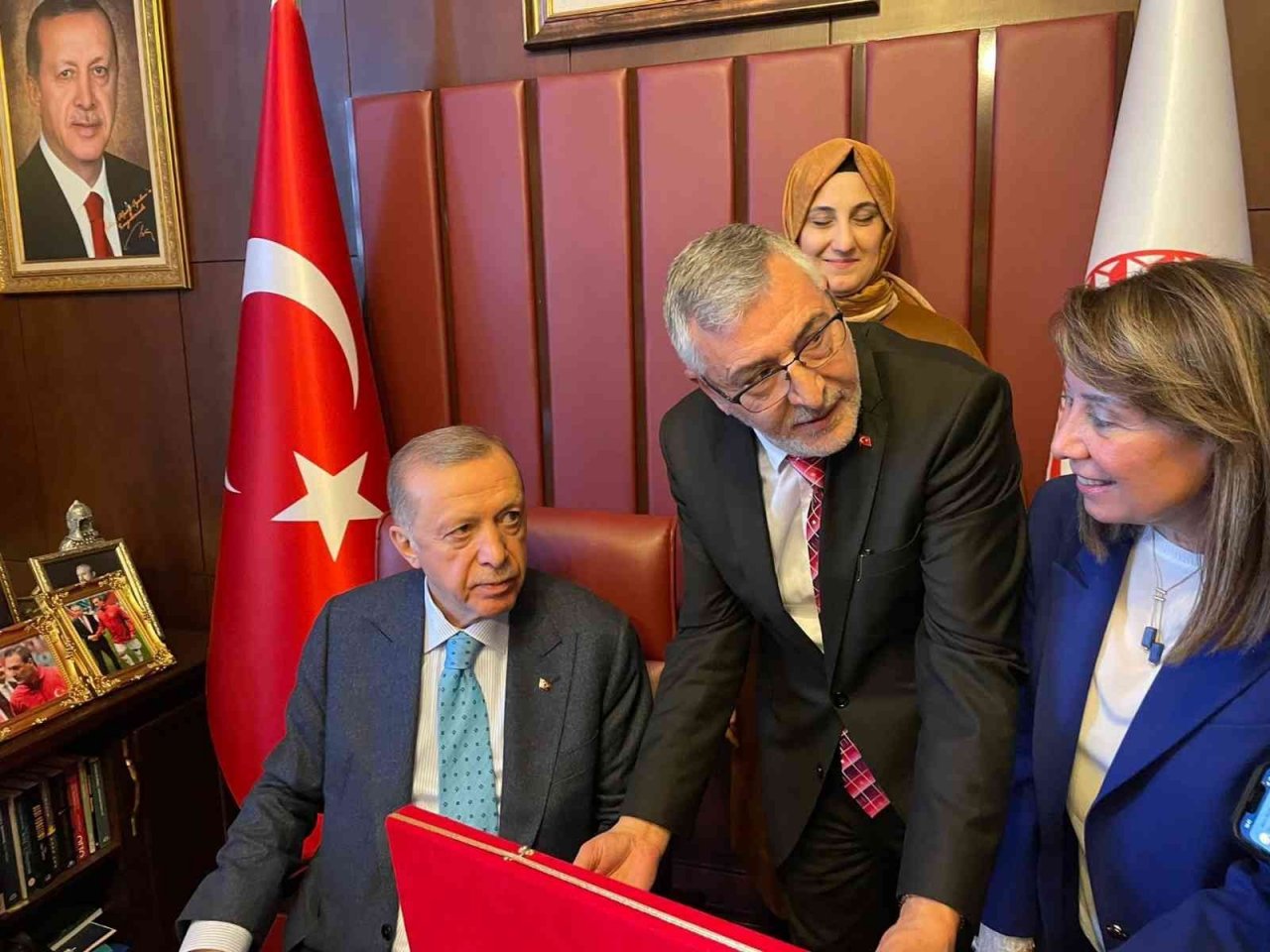 Başkan Bozkurt’tan Cumhurbaşkanı Erdoğan’a özel hediye