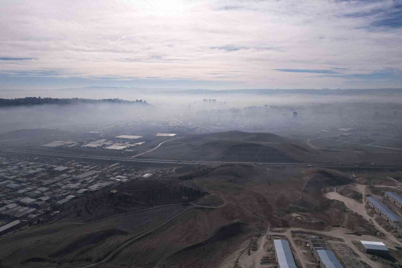 Ankara’da etkili olan sis havadan görüntülendi