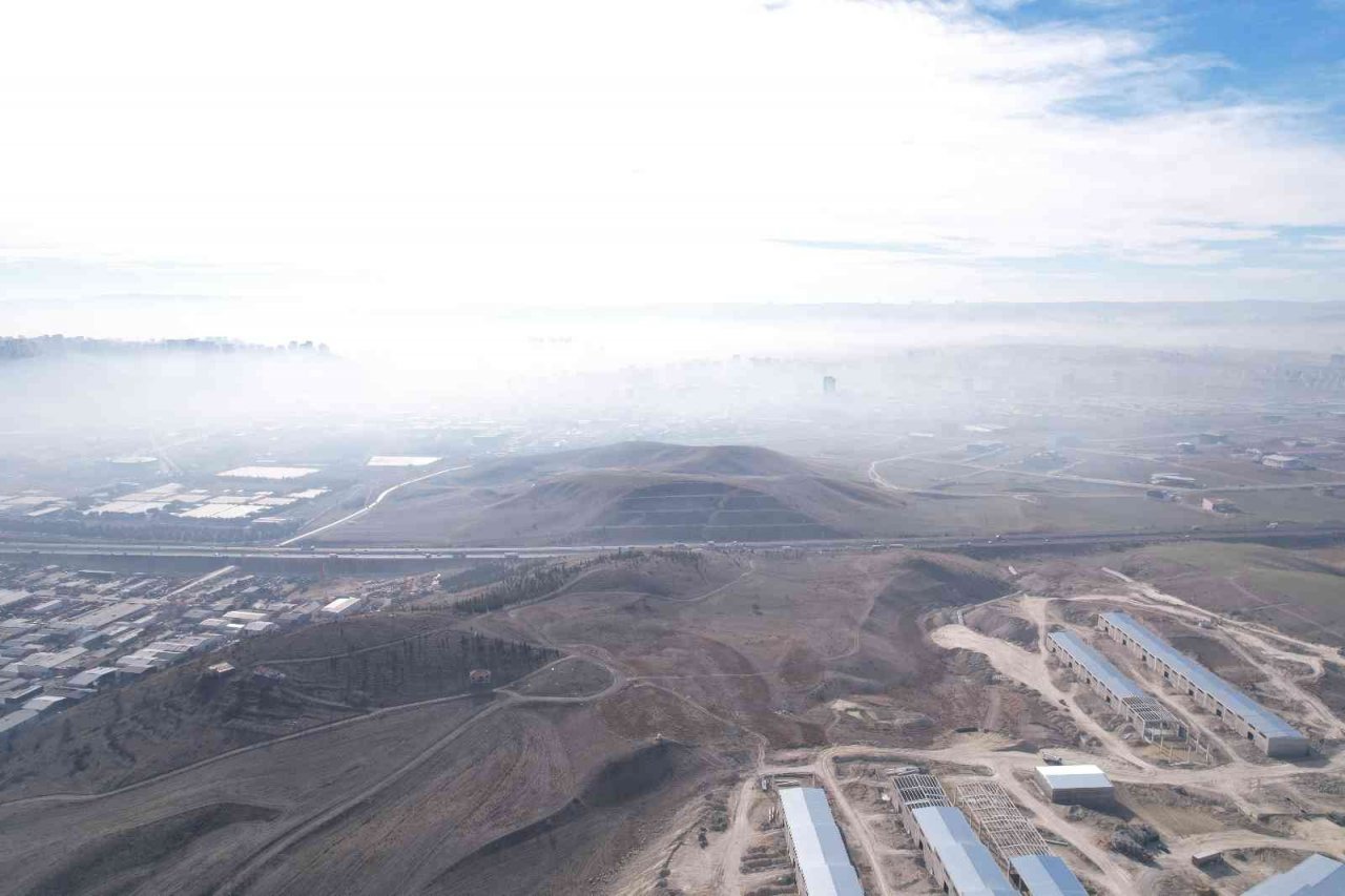 Ankara’da etkili olan sis havadan görüntülendi