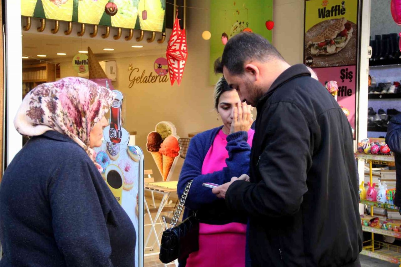 Kayınvalide ve gelinin kuyumcudaki dalgınlığı 40 bin liraya mal oldu