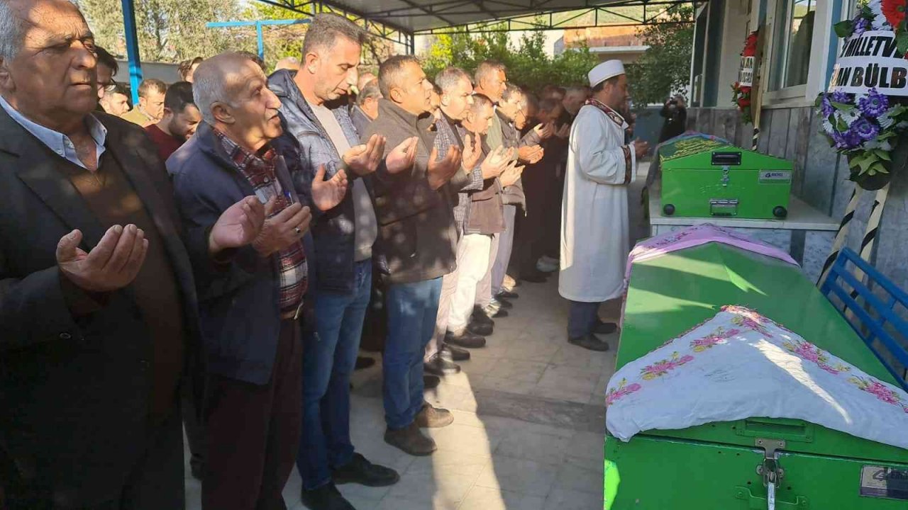 Eşi ve çocuklarına son kez dokunan acılı baba yürekleri dağladı