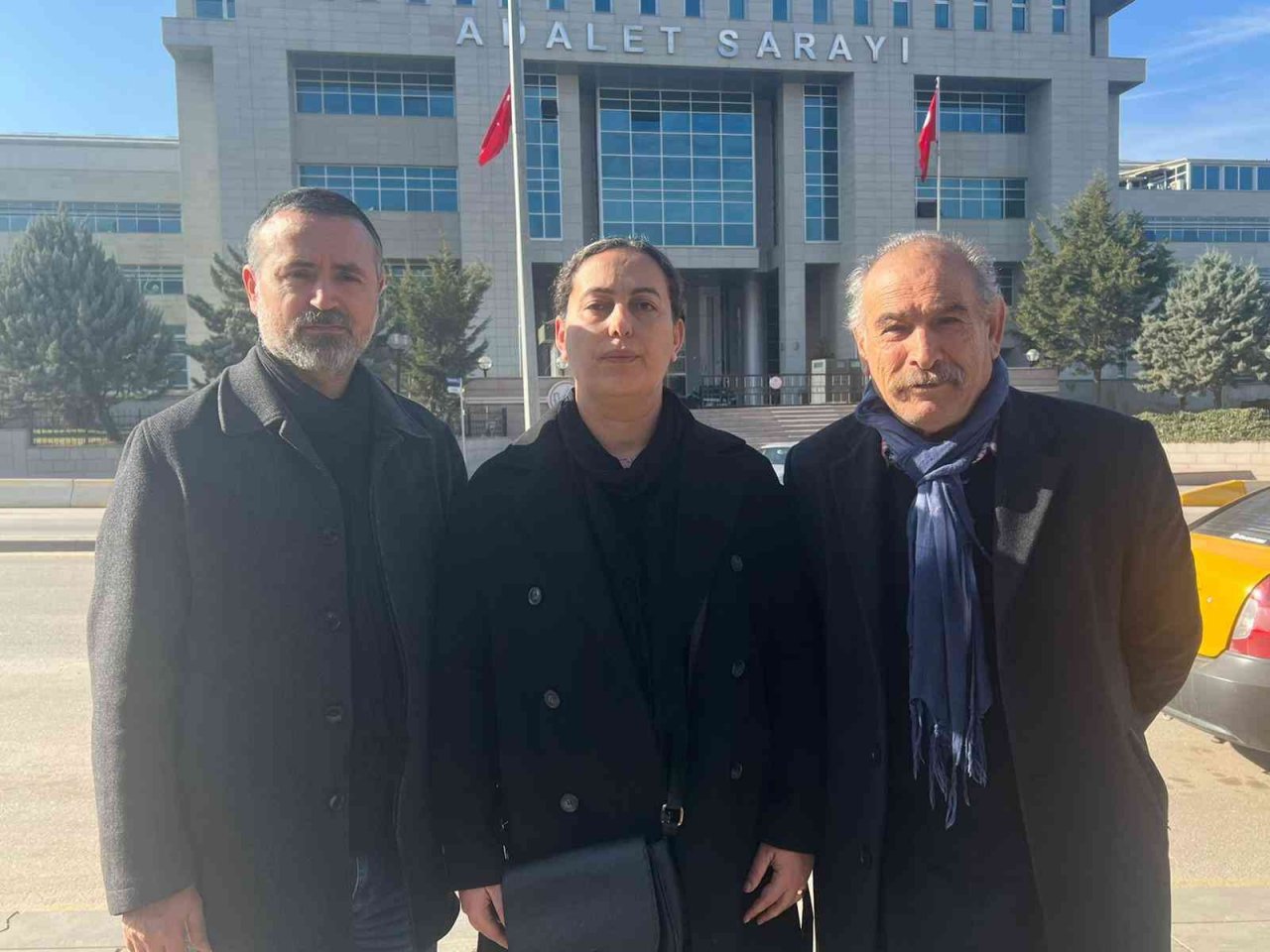 Oğluna çarpan sürücüye "katil" dediği için yargılanan anne beraat etti