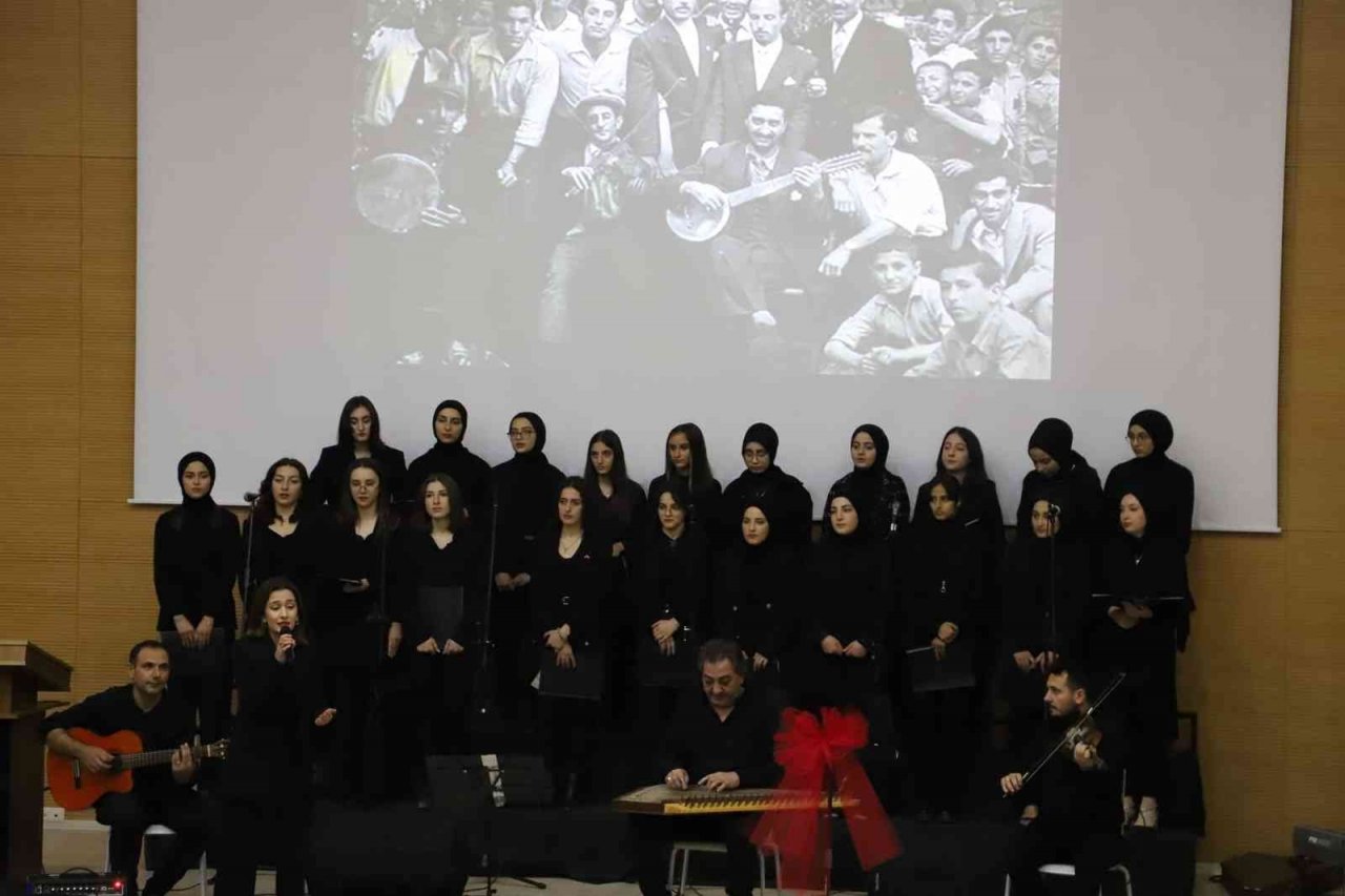 Bayburt’ta “Şarkılar Bizi Söyler Biz de Şarkı Söyleriz” Türk sanat müziği konseri