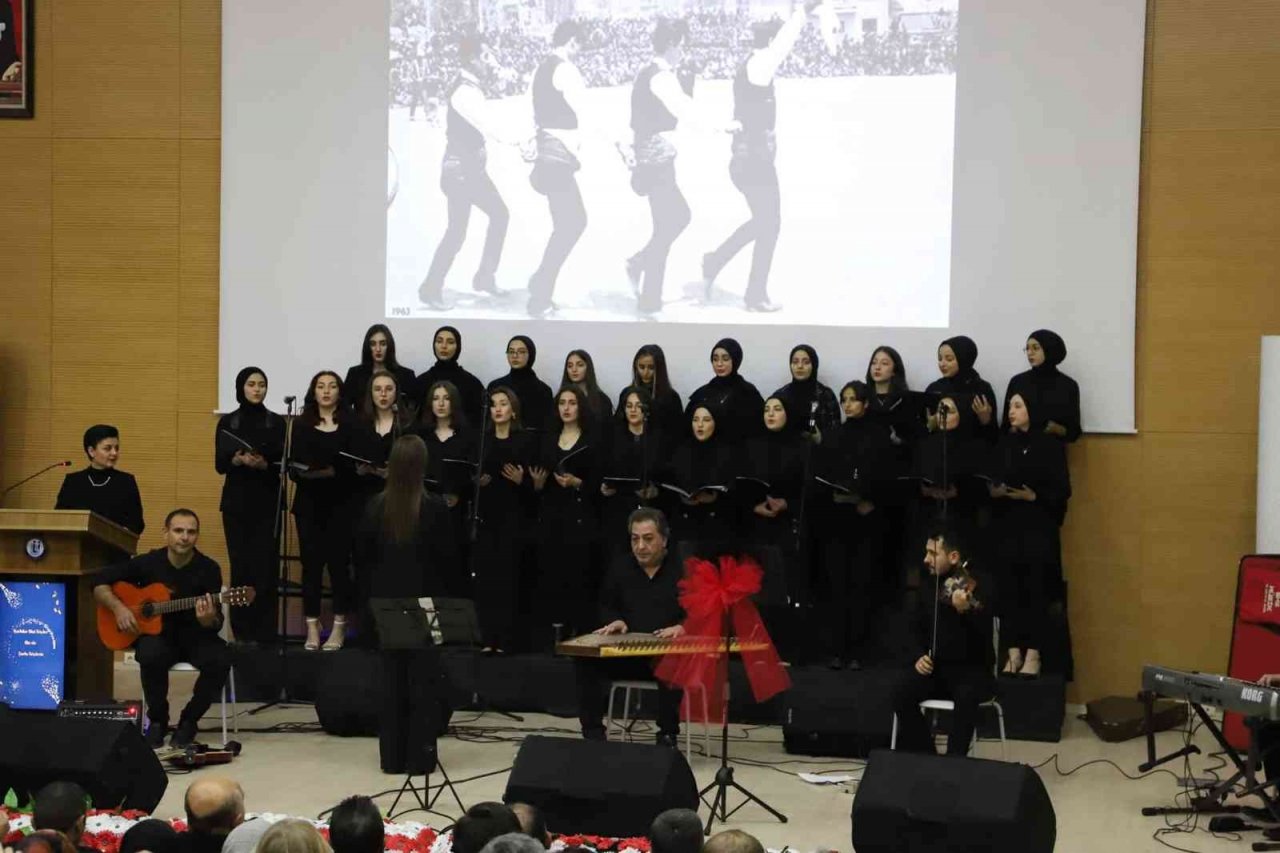 Bayburt’ta “Şarkılar Bizi Söyler Biz de Şarkı Söyleriz” Türk sanat müziği konseri