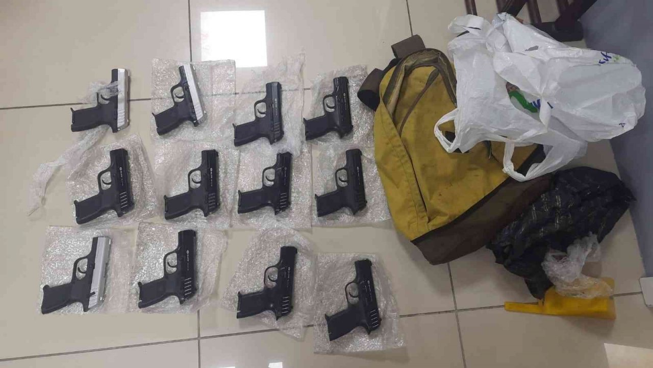 Çanakkale’de 12 adet ruhsatsız tabanca ele geçirildi