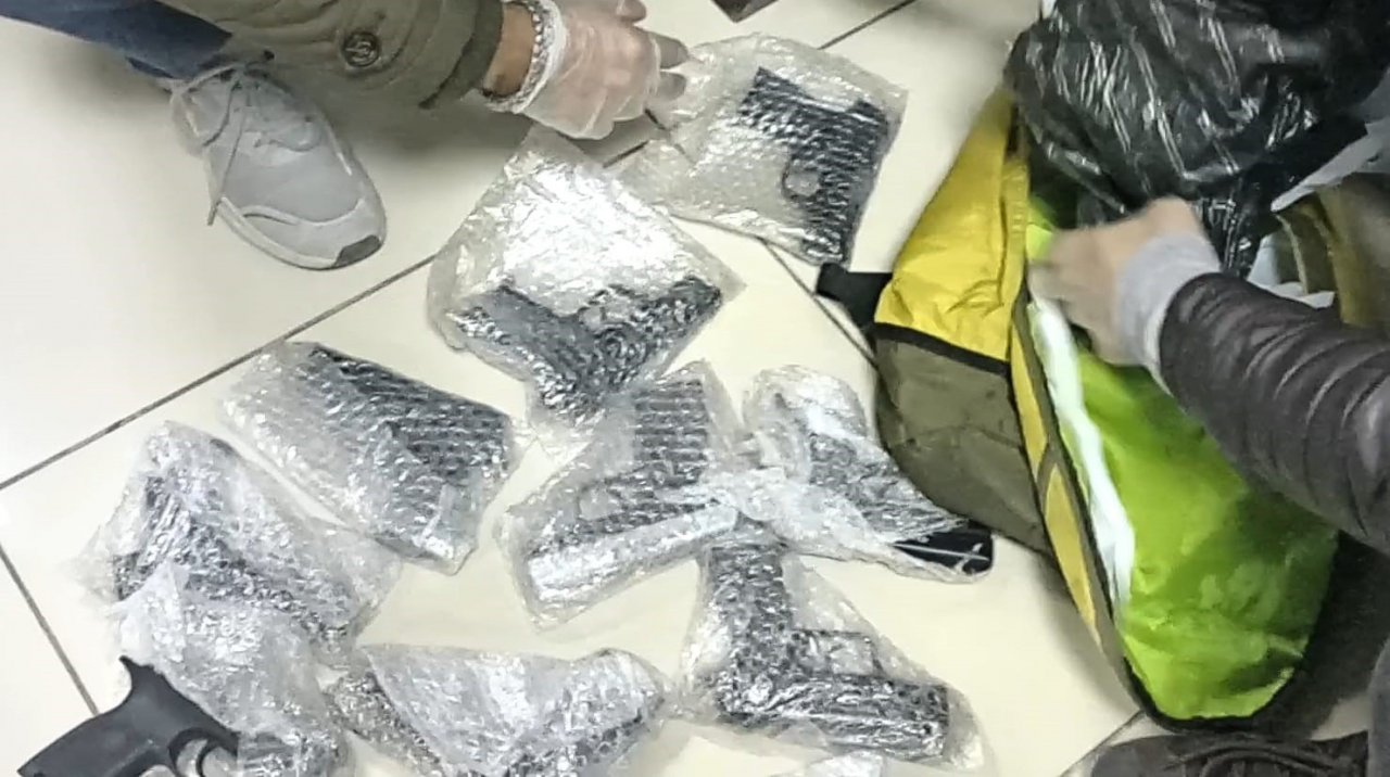 Çanakkale’de 12 adet ruhsatsız tabanca ele geçirildi