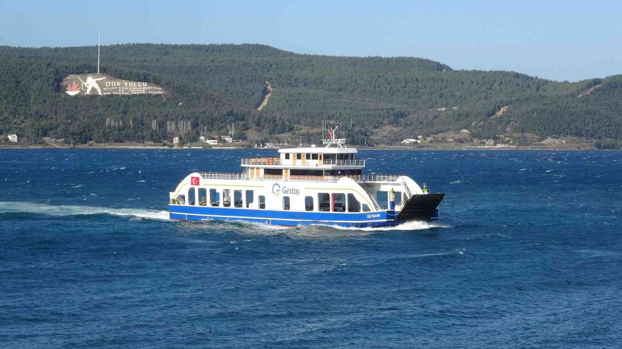 Lodos fırtınası nedeniyle Bozcaada ve Gökçeada’ya feribot seferleri iptal edildi