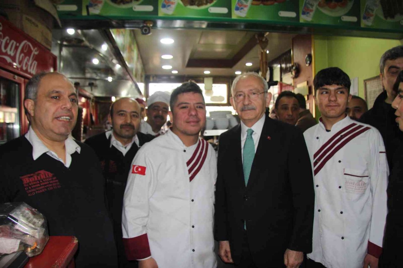 Kılıçdaroğlu: “Suriyelileri ülkelerine göndereceğiz, hafta sonu tatil amaçlı Türkiye’ye gelebilirler”