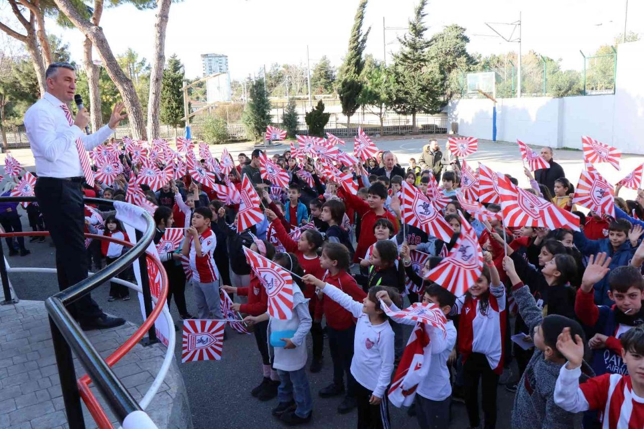 Samsunspor efsaneleri minik taraftarlarla buluştu