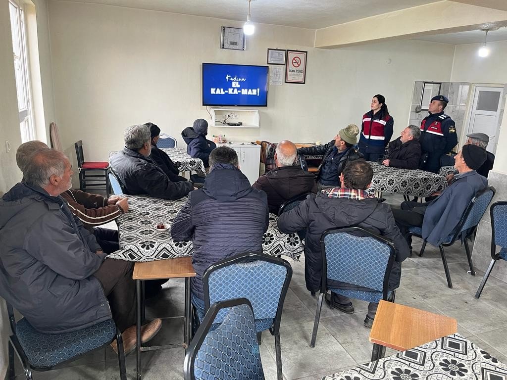 Jandarma, öğrenci ve vatandaşları bilgilendirdi