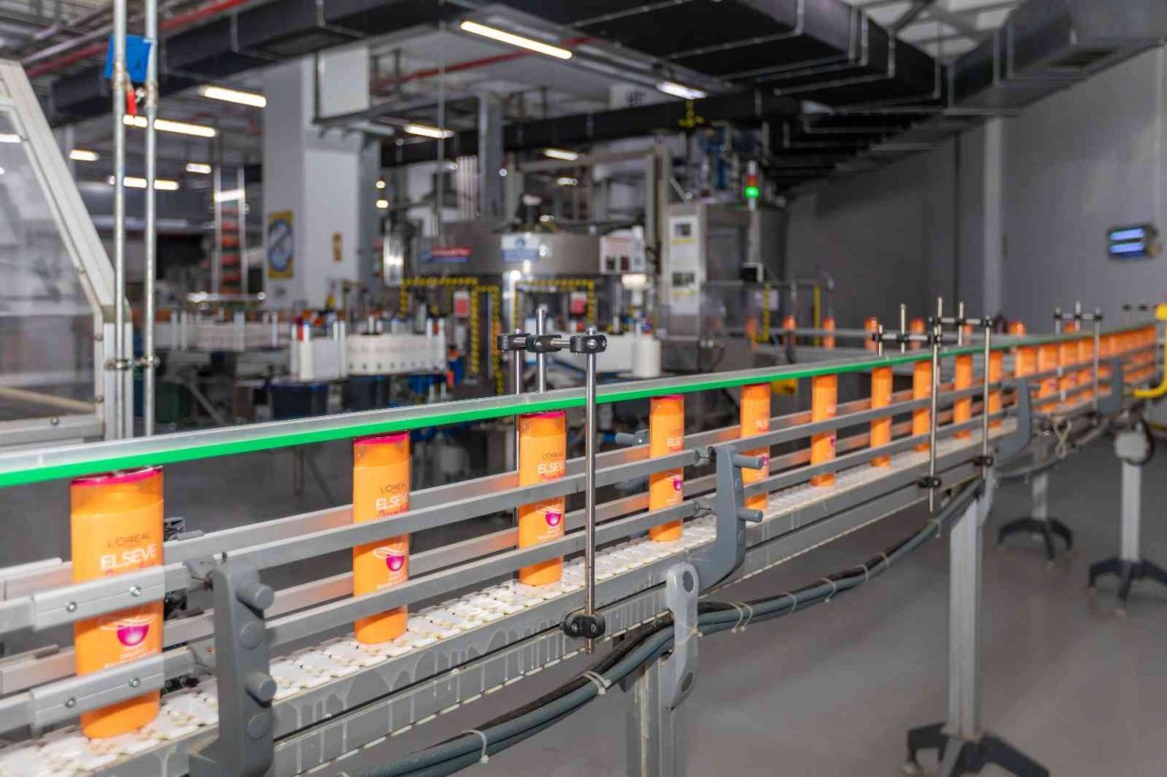 Suyu geri dönüştüren fabrika