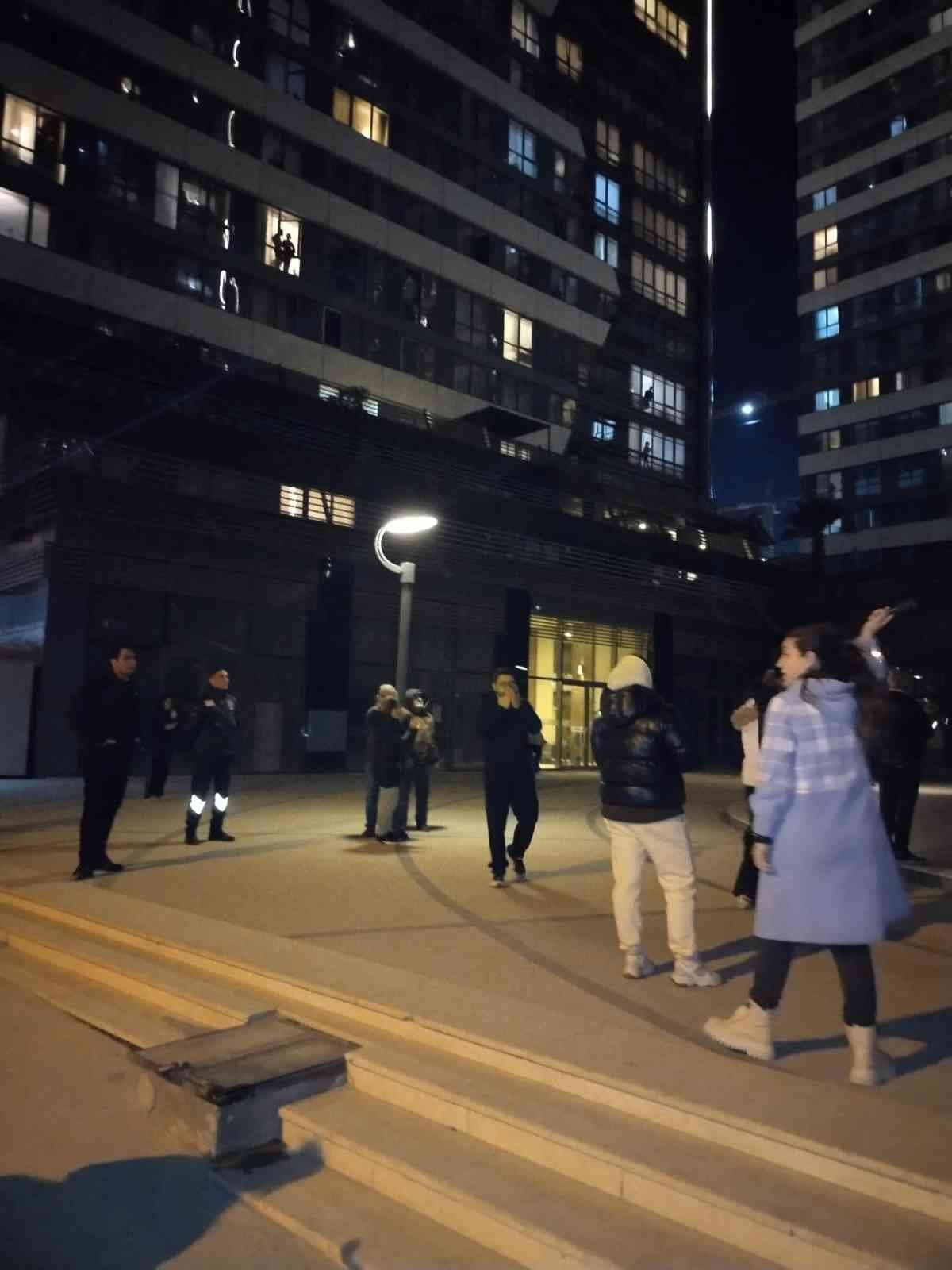 Kadıköy Broklyn Park Sitesi’nde aidat protestosu üçüncü gününde de devam ediyor