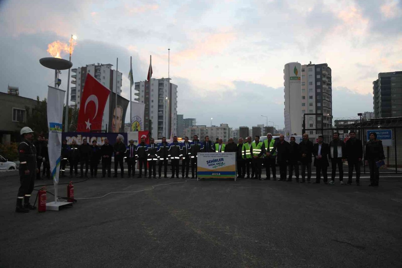 Tarım ve turizm merkezi Erdemli doğalgaza kavuştu