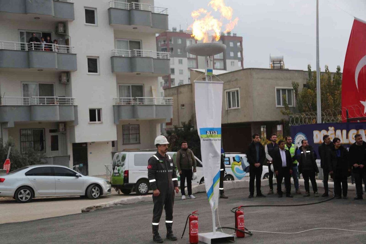 Tarım ve turizm merkezi Erdemli doğalgaza kavuştu
