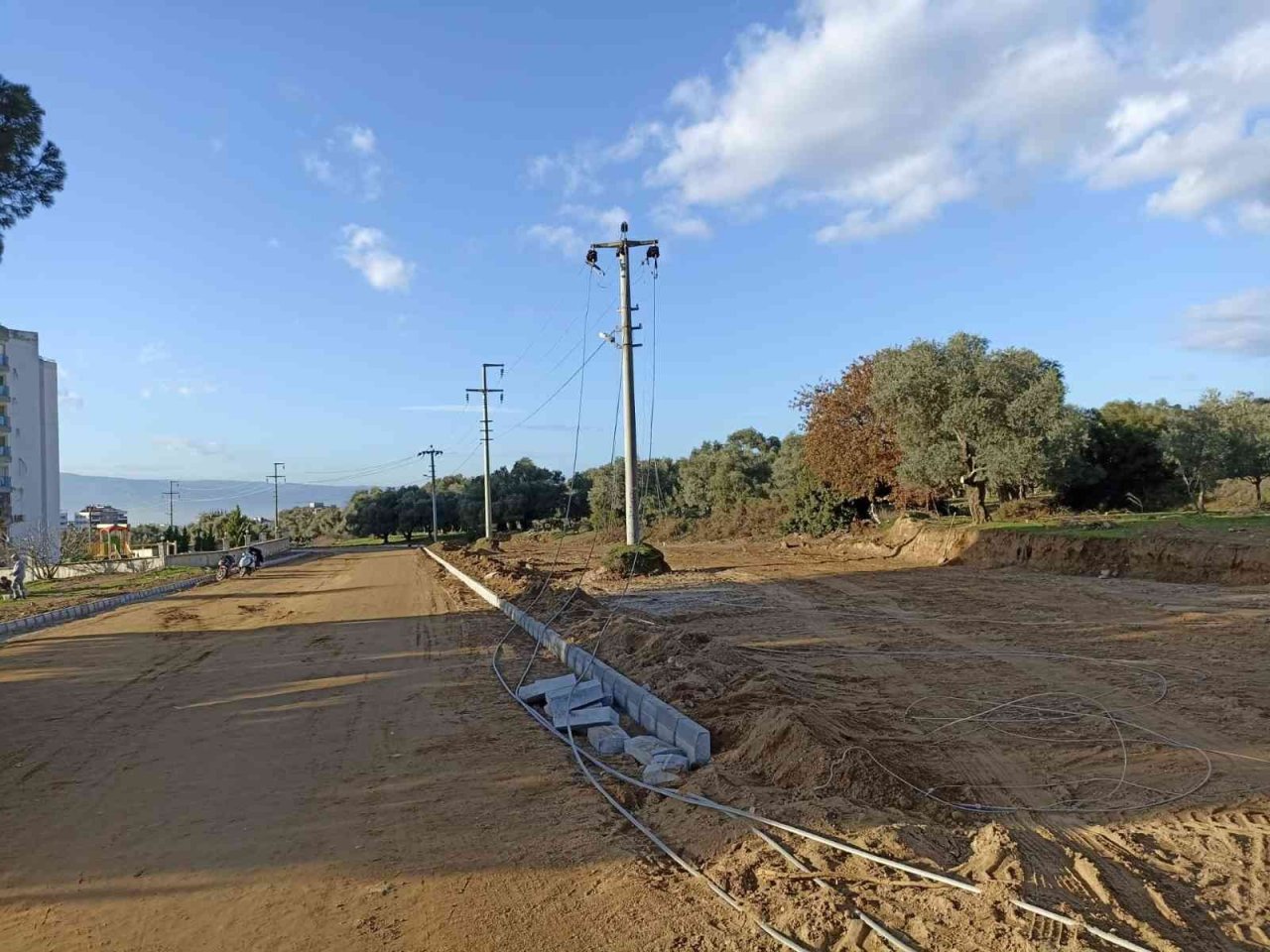 Nazilli Belediyesi Pınarbaşı Mahallesi’nde çalışmalarını sürdürüyor