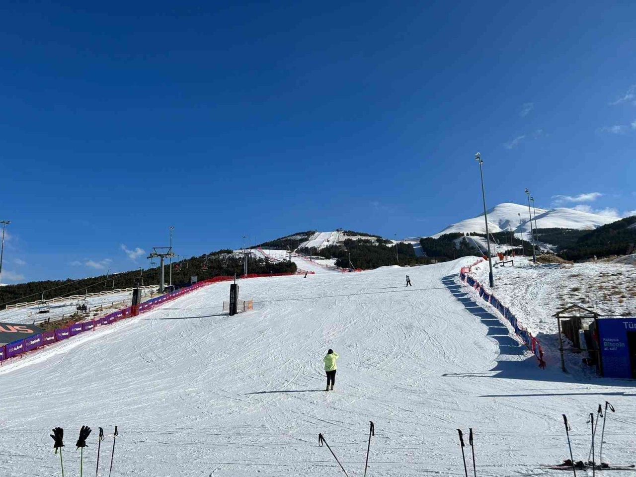 Sömestir tatili için aileler Palandöken Kayak Merkezine akın etti