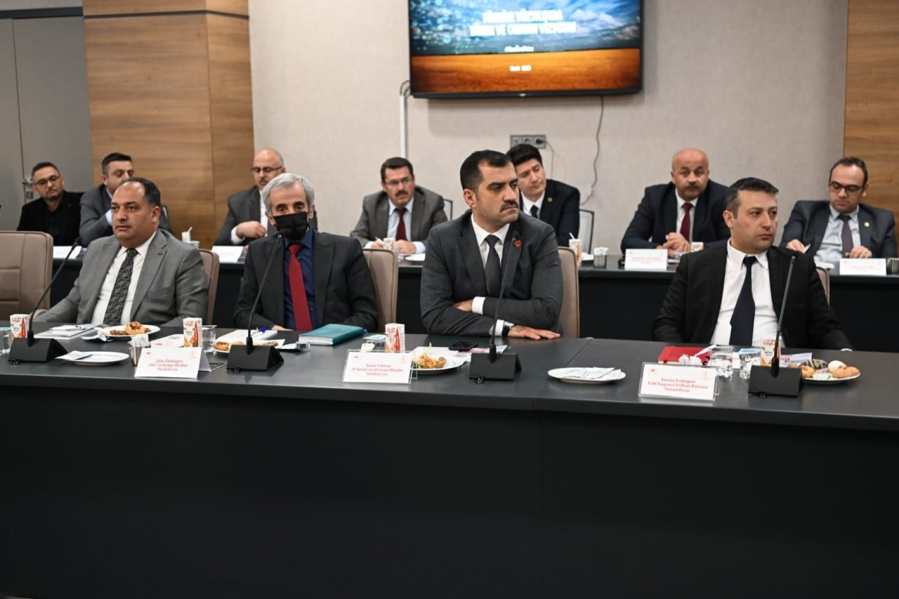 “Türkiye Yüzyılında Tarım ve Orman Vizyonu” Toplantısı Kayseri’de yapıldı